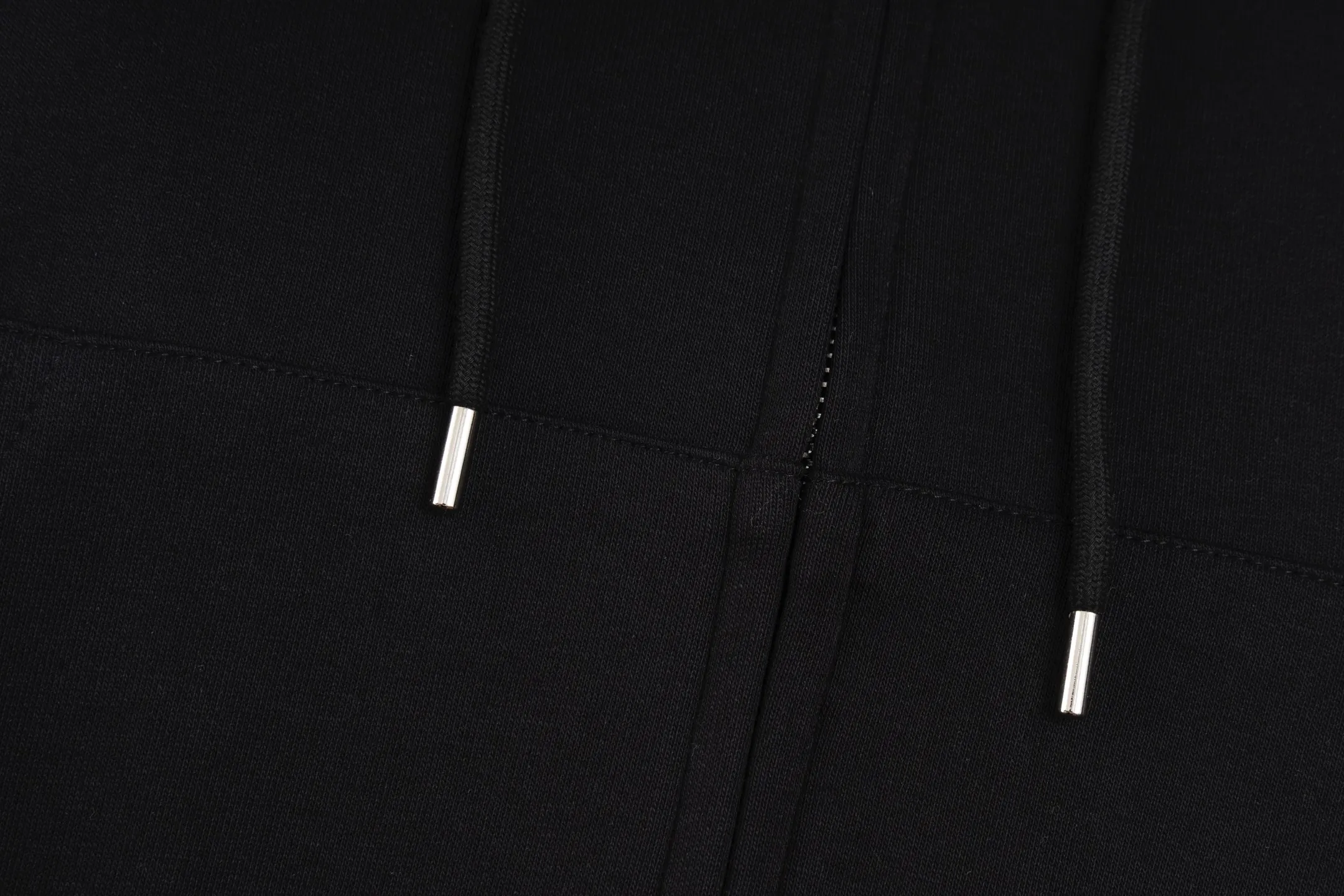 P270 model number B118 Raff embroidered small label hooded jacket POLO official website consistent style Fabric: 450g pure cotton composite material Technology: imported machine full embroidery small label Customized pure cotton two-color stripe thread tight and non-deformation Supporting: complete three labels Cardboard oil paper code sticker packaging High temperature pre-shrinking process before making will not shrink and deformation Imported machine professional plate production os version can wear up to 200 pounds Manual size measurement An error of 2-3cm is normal. Color: black, navy blue, size: s m l xl